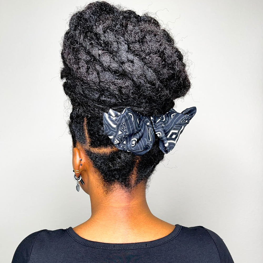 WOMAN BLACK BANDANA AFRO HAIRSTYLE - KAMDANA